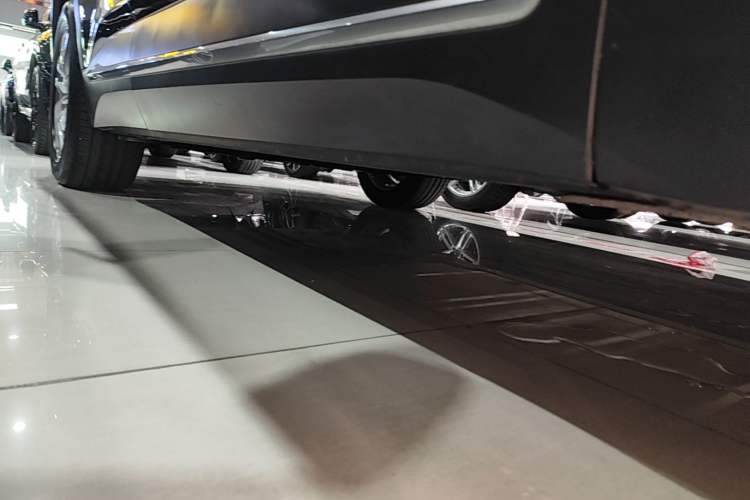 Used Nio ES6 2020 420 km Sport Edition Right Side Sill