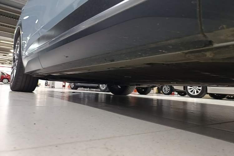 Used Nio ES6 2020 610 km Performance Version Right Side Sill