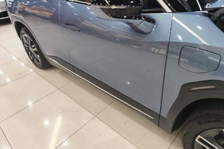 Used Nio ES6 2020 430 km Signature Edition Right Side Sill