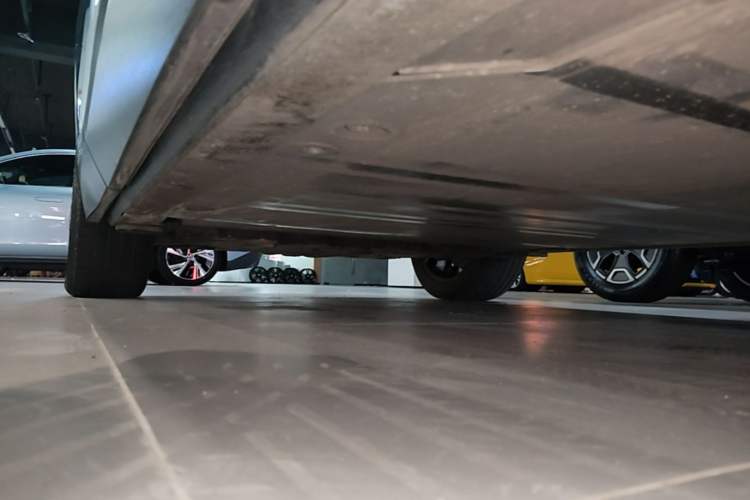 Used Nio ES6 2020 420 km Sport Edition Right Side Sill