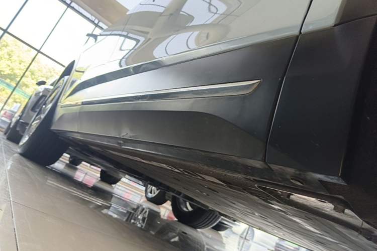 Used Nio ES6 2020 600 km Sport Edition Right Side Sill
