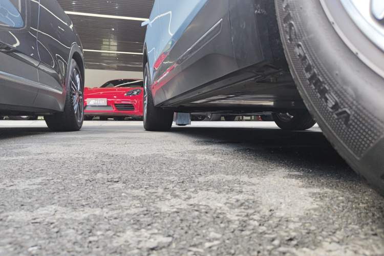 Used Nio ES6 2020 420 km Sport Edition Right Side Sill