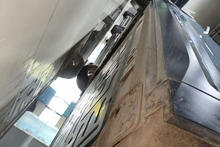 Used Nio ES6 2020 420 km Sport Edition Right Side Sill