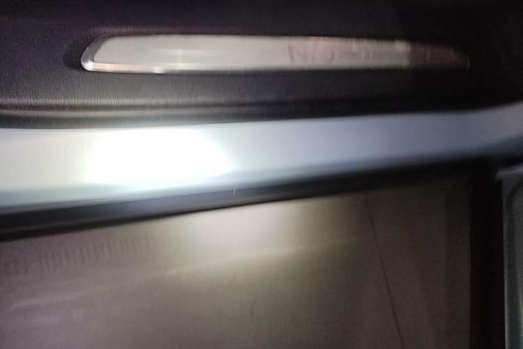 Used Nio ES6 2020 455KM Sport Edition Right Side Sill