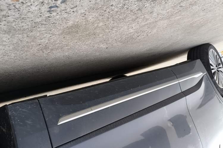 Used Nio ES6 2020 610 km Performance Version Right Side Sill