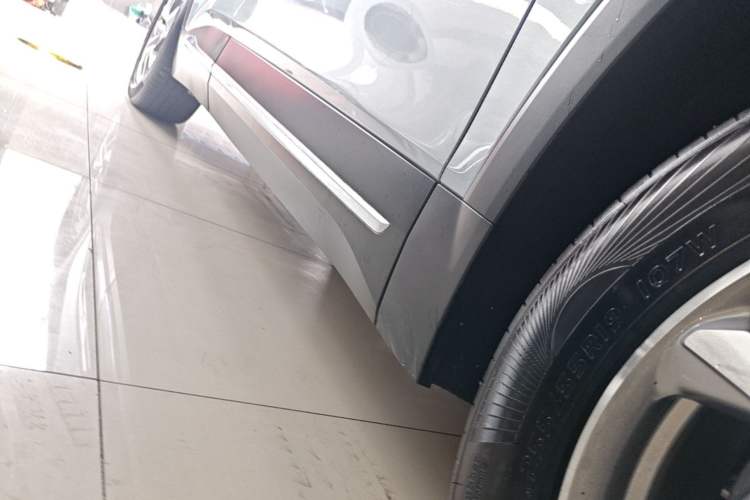 Used Nio ES6 2020 420 km Sport Edition Right Side Sill