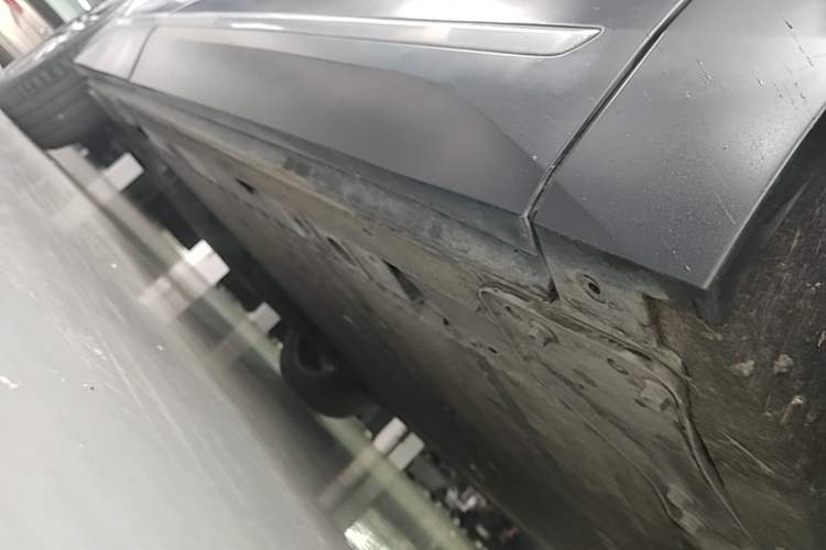 Used Nio ES6 2020 600 km Sport Edition Right Side Sill