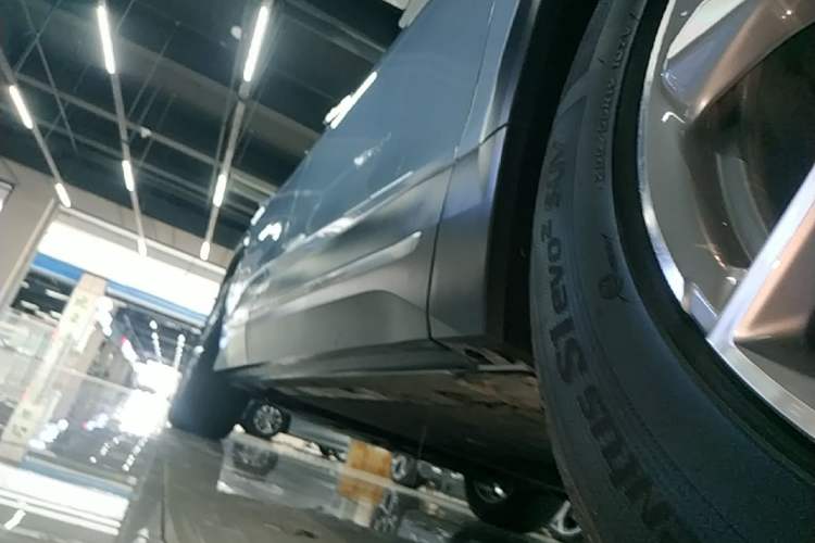 Used Nio ES6 2020 600 km Sport Edition Right Side Sill