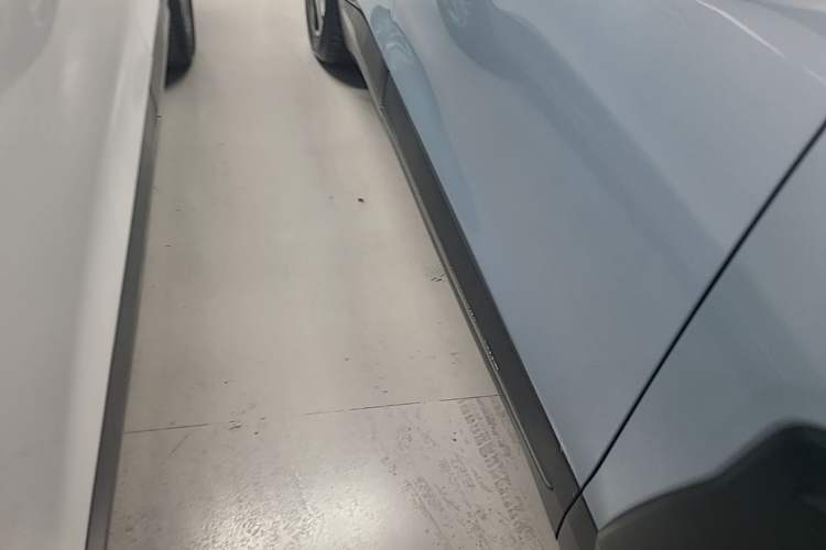 Used Nio ES6 2020 600 km Sport Edition Right Side Sill