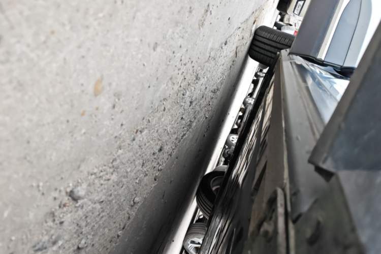 Used Nio ES6 2020 420 km Sport Edition Right Side Sill