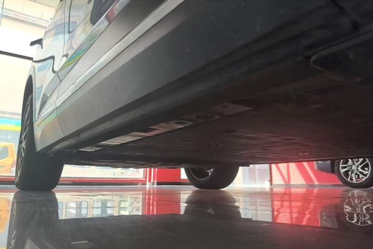 Used Nio ES6 2020 600 km Sport Edition Right Side Sill