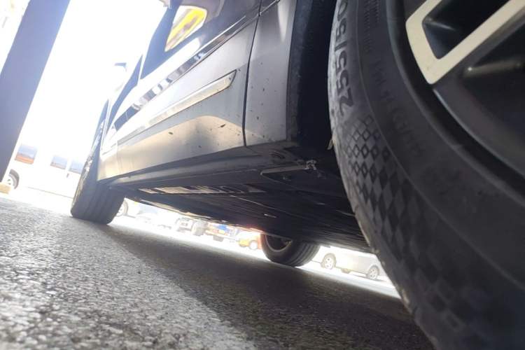 Used Nio ES6 2020 600 km Sport Edition Right Side Sill
