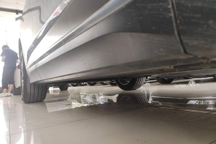 Used Nio ES6 2020 600 km Sport Edition Right Side Sill
