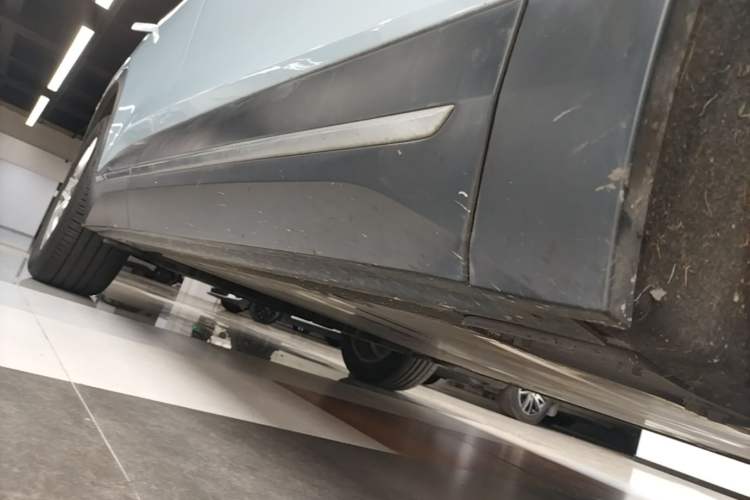 Used Nio ES6 2020 420 km Sport Edition Right Side Sill