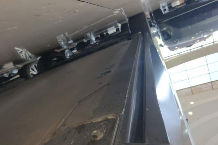 Used Nio ES6 2020 430 km Signature Edition Right Side Sill