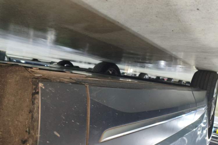 Used Nio ES6 2020 420 km Sport Edition Right Side Sill