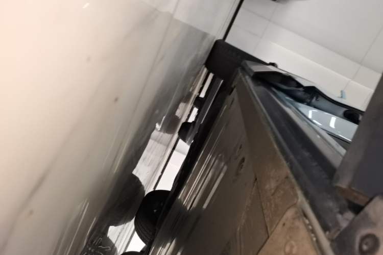 Used Nio ES6 2020 420 km Sport Edition Right Side Sill