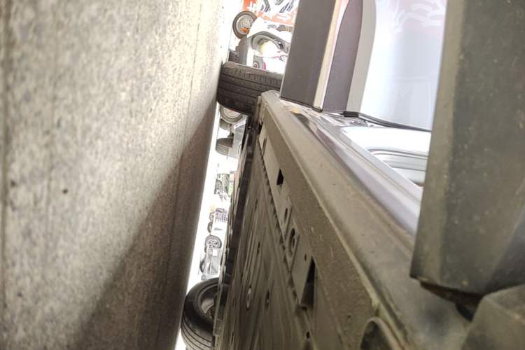 Used Nio ES6 2020 600 km Sport Edition Right Side Sill