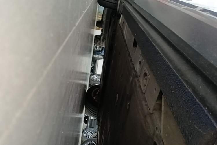 Used Nio ES6 2020 600 km Sport Edition Right Side Sill