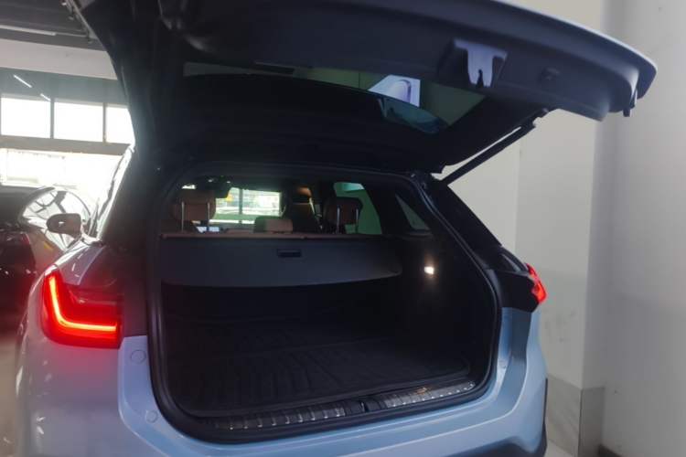 Used Nio ES6 2020 430 km Signature Edition Trunk