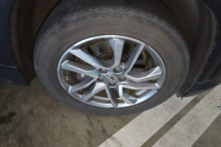 Used Nio ES6 2020 420 km Sport Edition Right Front Wheel Hub
