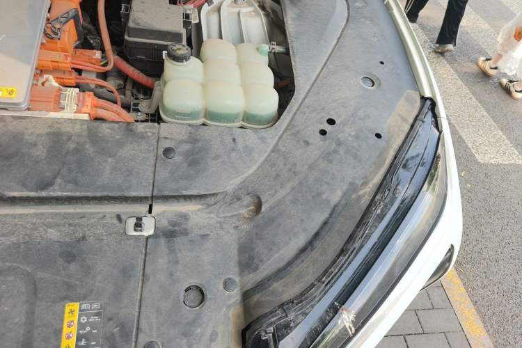 Used Nio ES6 2020 610 km Performance Version Engine Bay Left