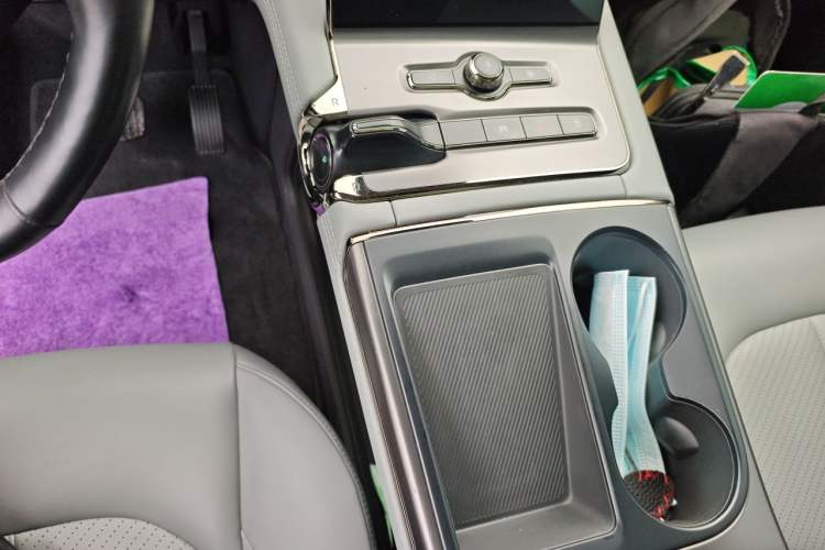 Used Nio ES6 2020 600 km Sport Edition Gear Lever