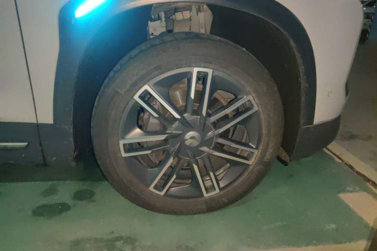 Used Nio ES6 2020 430KM Performance Version Right Front Wheel Hub