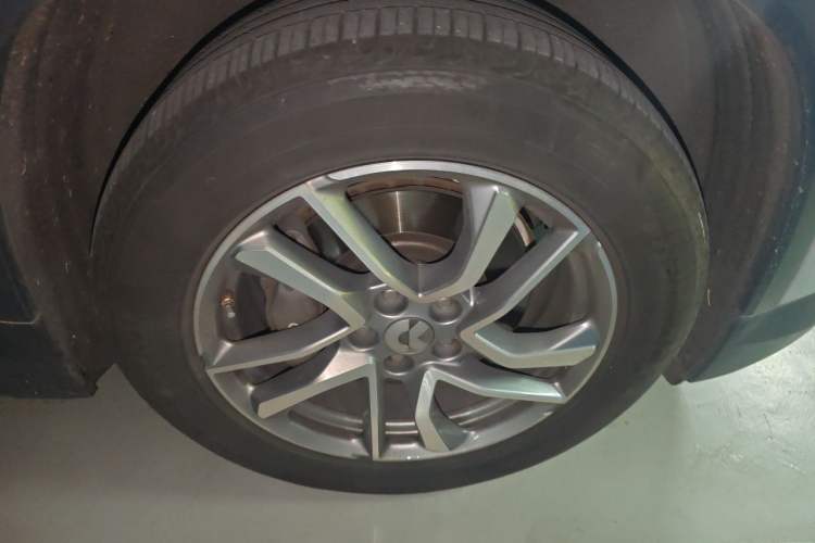 Used Nio ES6 2020 420 km Sport Edition Right Front Wheel Hub