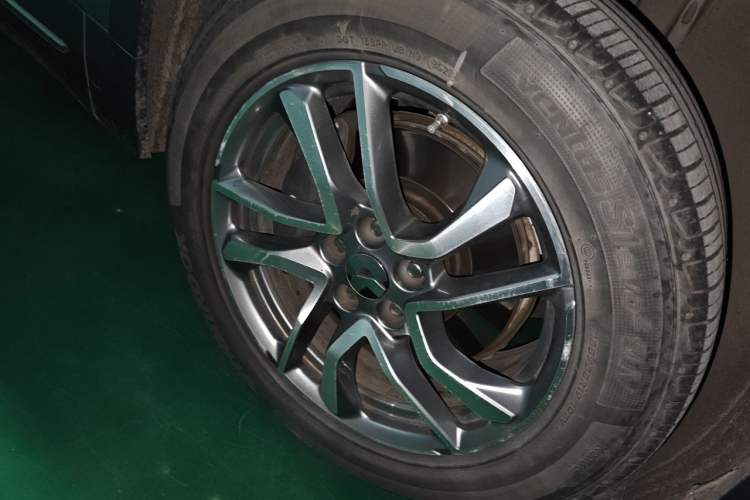 Used Nio ES6 2020 430KM Performance Version Right Front Wheel Hub