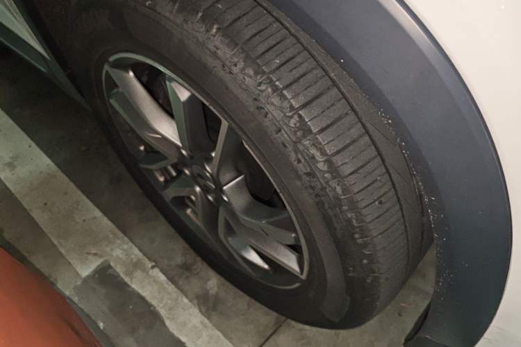 Used Nio ES6 2020 600 km Sport Edition Right Front Wheel Hub