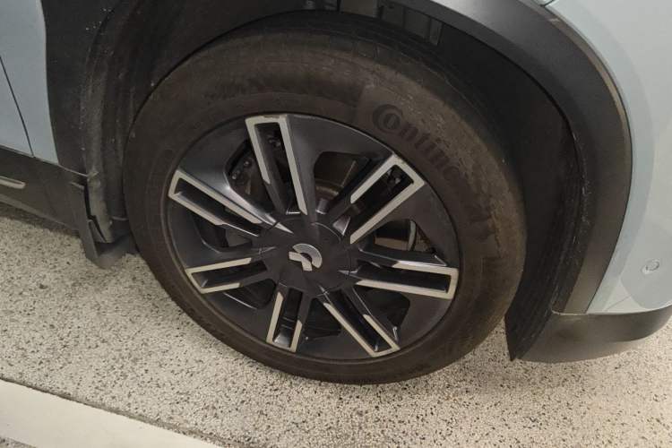 Used Nio ES6 2020 455KM Sport Edition Right Front Wheel Hub