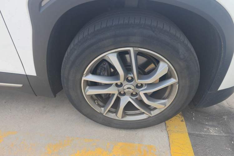 Used Nio ES6 2020 600 km Sport Edition Right Front Wheel Hub