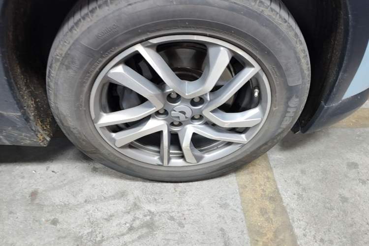 Used Nio ES6 2020 420 km Sport Edition Right Front Wheel Hub