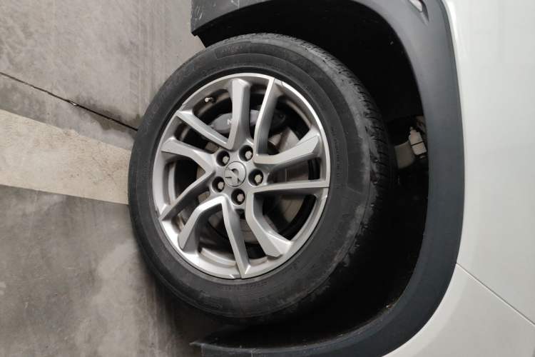 Used Nio ES6 2020 455KM Sport Edition Right Front Wheel Hub