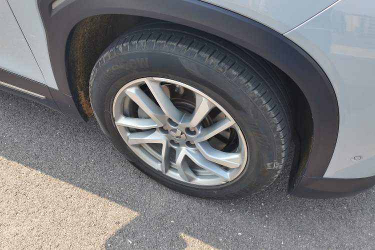 Used Nio ES6 2020 600 km Sport Edition Right Front Wheel Hub