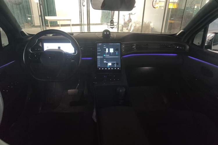 Used Nio ES6 2020 430 km Signature Edition Center Console