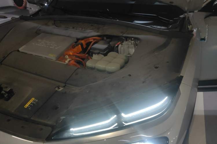 Used Nio ES6 2020 420 km Sport Edition Engine Bay Left