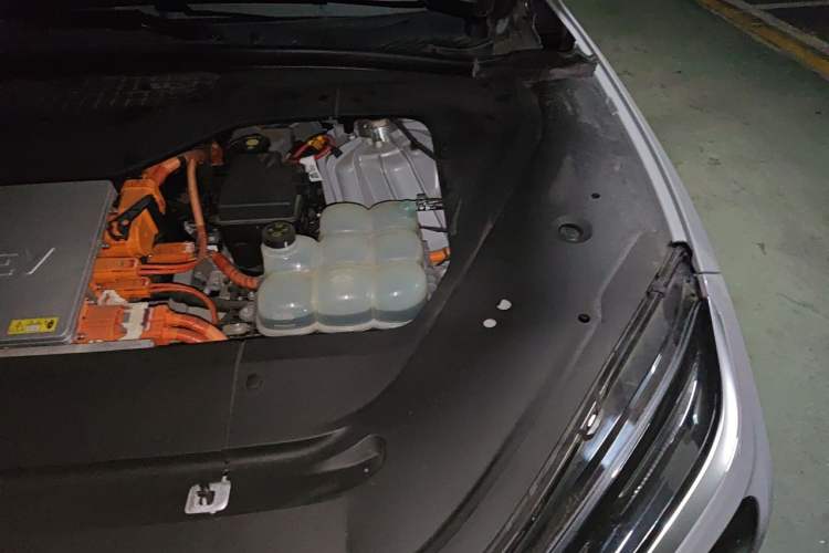 Used Nio ES6 2020 610KM Signature Edition Engine Bay Left