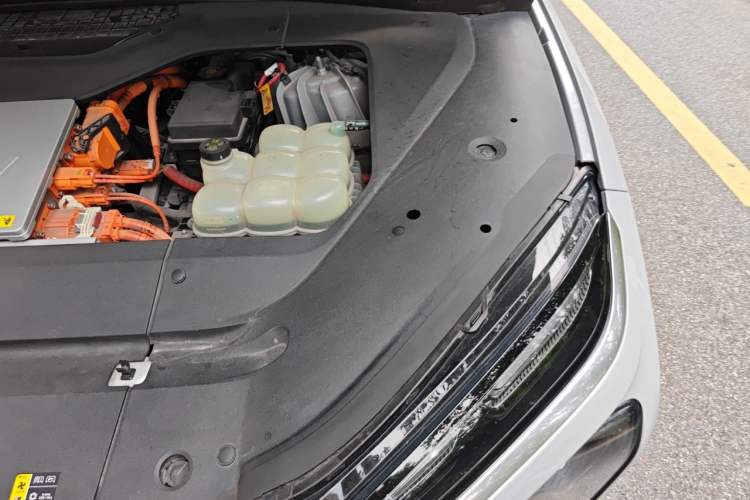 Used Nio ES6 2020 600 km Sport Edition Engine Bay Left