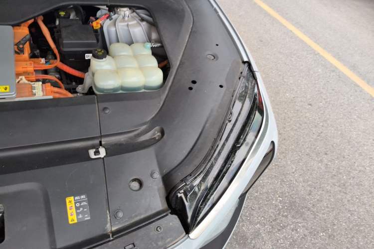 Used Nio ES6 2020 430KM Performance Version Engine Bay Left