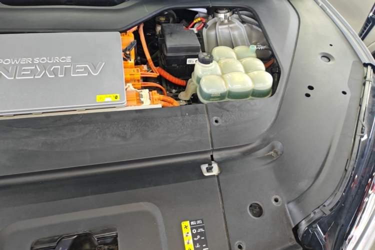 Used Nio ES6 2020 610 km Performance Version Engine Bay Left