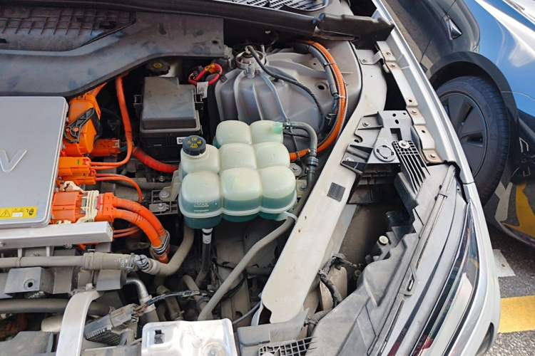 Used Nio ES6 2020 430KM Performance Version Engine Bay Left