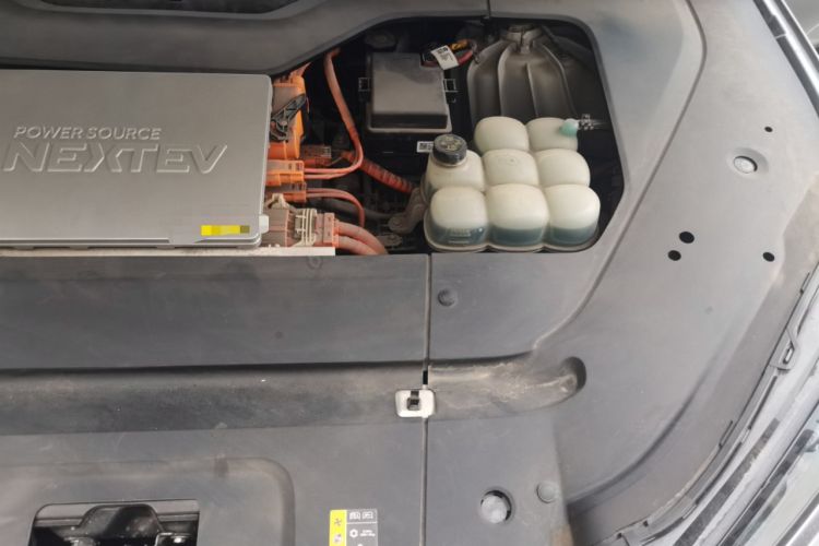 Used Nio ES6 2020 465 km Performance Version Engine Bay Left