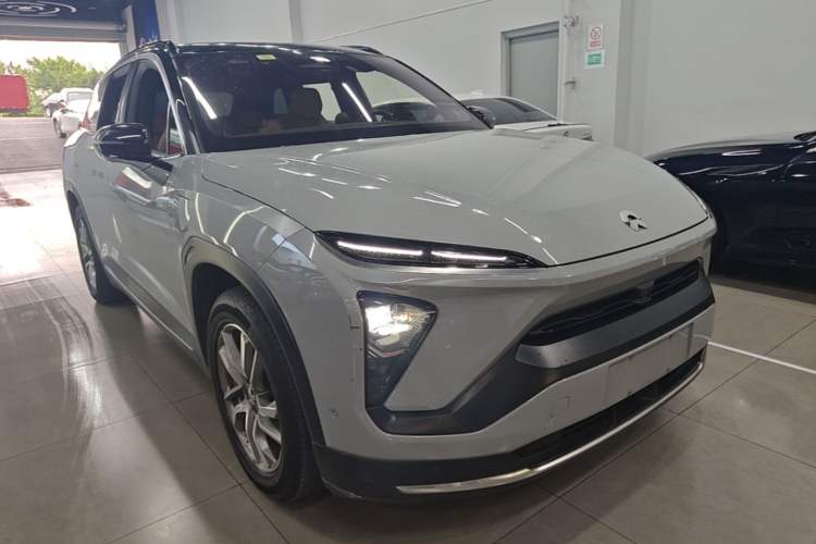 Used Nio ES6 2020 610 km Performance Version Front Right 45 Deg