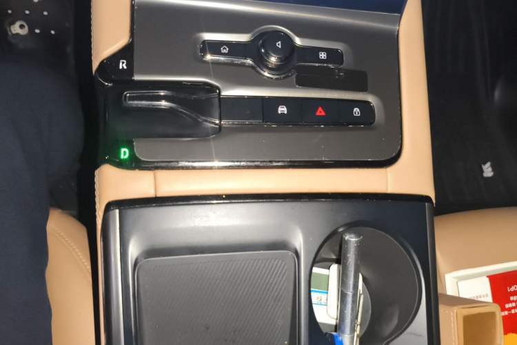 Used Nio ES6 2020 600 km Sport Edition Gear Lever