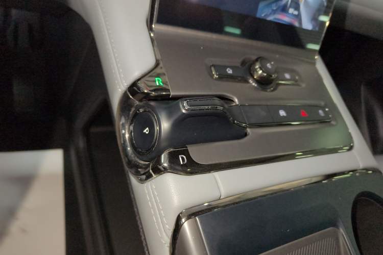 Used Nio ES6 2020 600 km Sport Edition Gear Lever