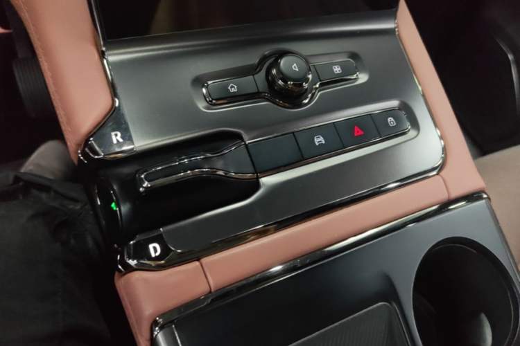 Used Nio ES6 2020 420 km Sport Edition Gear Lever