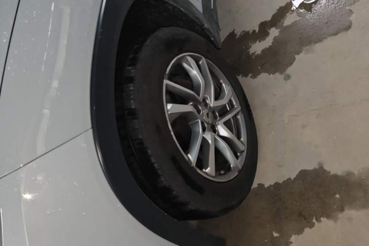 Used Nio ES6 2020 420 km Sport Edition Left Front Wheel Hub
