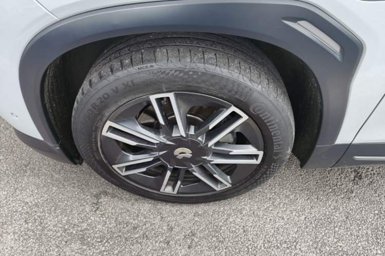 Used Nio ES6 2020 420 km Sport Edition Left Front Wheel Hub
